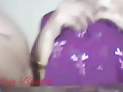 Diya Bhabhi on Webcam showing boobs